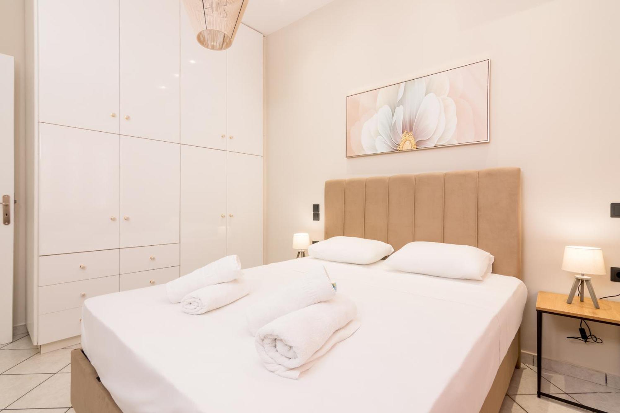 Apartament Amazing 2 Bedroom House Atena