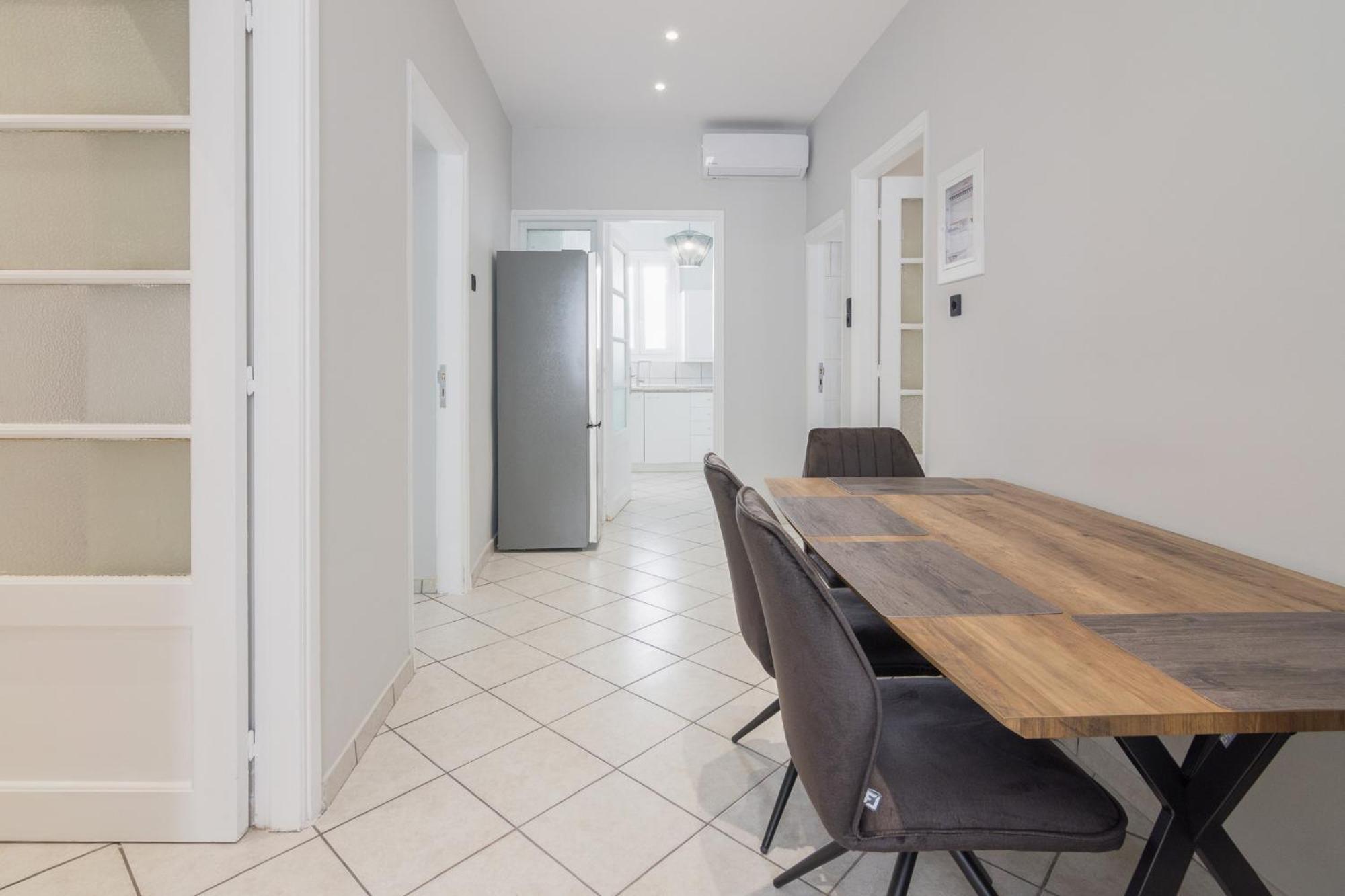 Apartment Amazing 2 Bedroom House Athen