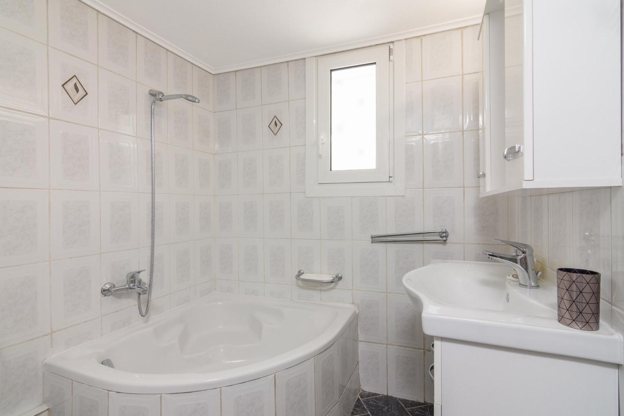 Apartment Amazing 2 Bedroom House *