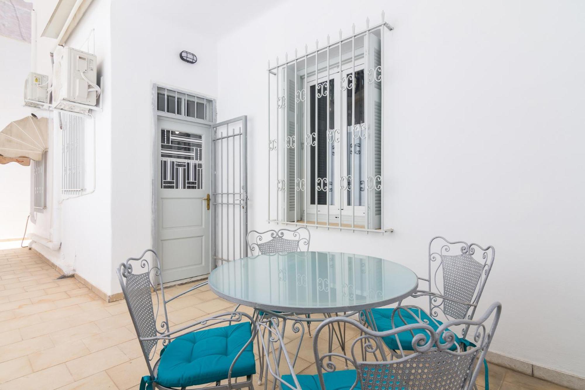 Amazing 2 Bedroom House *